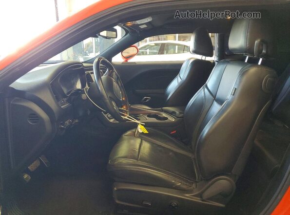 2C3CDZAG5GH321642 2016 DODGE CHALLENGER Orange Widok wnętrza z przodu