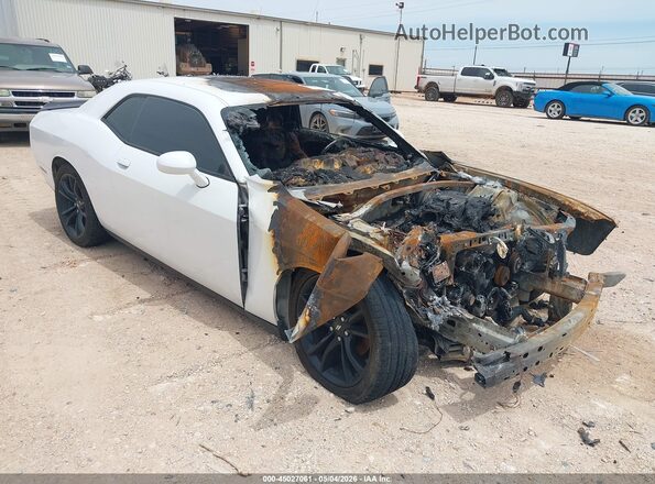 2C3CDZAGXJH305203 2018 DODGE CHALLENGER Белый Передняя правая четверть