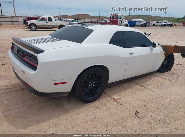 2C3CDZAGXJH305203 2018 DODGE CHALLENGER Белый Задняя правая четверть