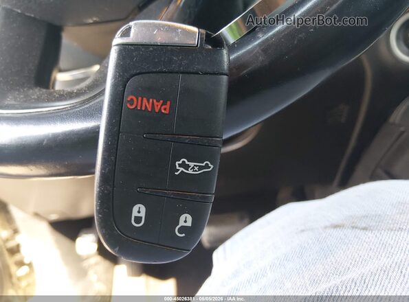 2C3CDZAGXLH113217 2020 DODGE CHALLENGER Черный Вид панели приборов