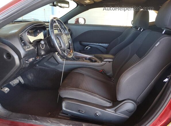 2C3CDZBT3JH288627 2018 DODGE CHALLENGER Красный Вид салона спереди