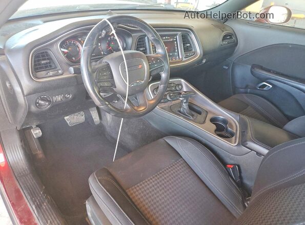 2C3CDZBT3JH288627 2018 DODGE CHALLENGER Красный Вид панели приборов