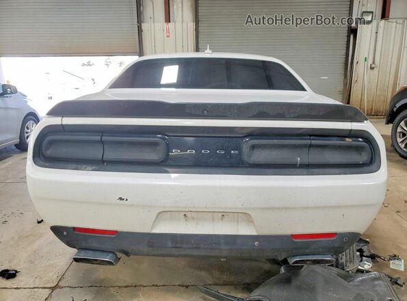 2C3CDZBT7GH232599 2016 DODGE CHALLENGER Белый Вид сзади