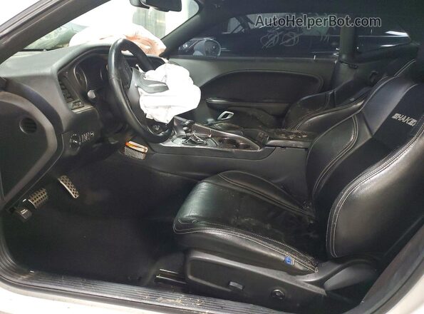 2C3CDZBT7GH232599 2016 DODGE CHALLENGER Белый Вид салона спереди