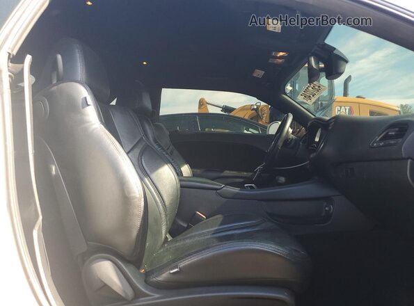 2C3CDZBT8LH236185 2020 DODGE CHALLENGER Белый Вид задних сидений