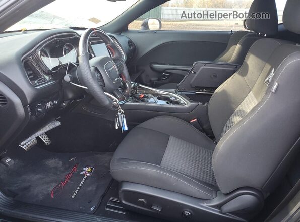 2C3CDZFJ0MH680526 2021 DODGE CHALLENGER Черный Вид салона спереди