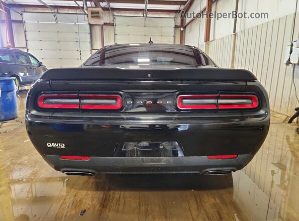 2C3CDZFJ2MH615791 2021 DODGE CHALLENGER Черный Вид сзади