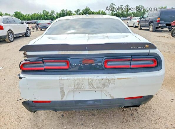 2C3CDZFJ3MH651800 2021 DODGE CHALLENGER Белый Вид сзади
