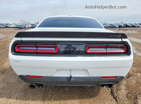 2C3CDZFJ5MH582883 2021 DODGE CHALLENGER White Вид ззаду