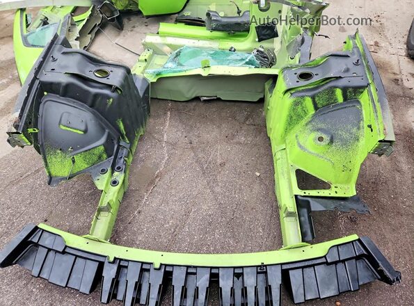 2C3CDZFJ9PH650493 2023 DODGE CHALLENGER Green Vista interior trasera