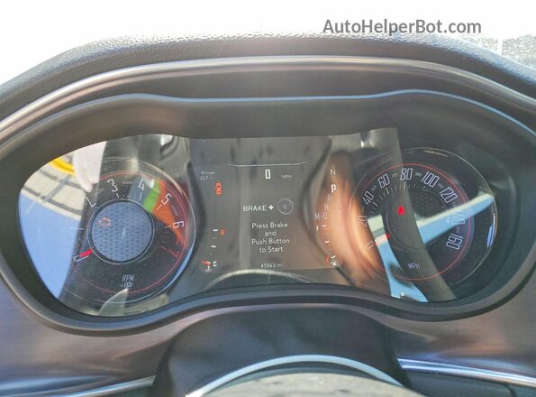 2C3CDZGG7JH288996 2018 DODGE CHALLENGER Белый Вид щитка приборов