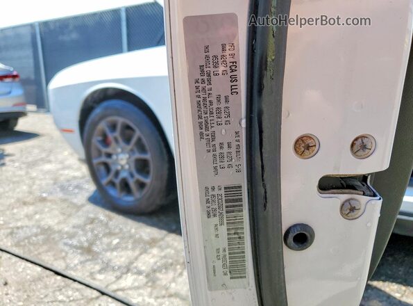 2C3CDZGG7JH288996 2018 DODGE CHALLENGER Белый Вид подкапотного пространства