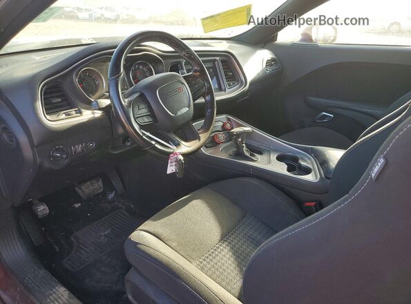 2C3CDZJG0LH191330 2020 DODGE CHALLENGER Бордовый Вид панели приборов