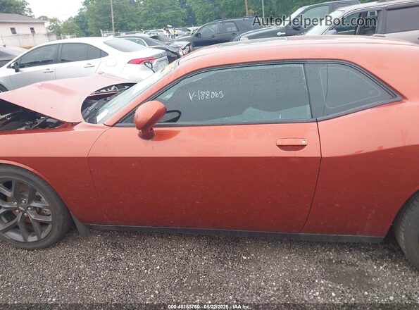 2C3CDZJGXNH188065 2022 DODGE CHALLENGER Оранжевый Вид задней части салона