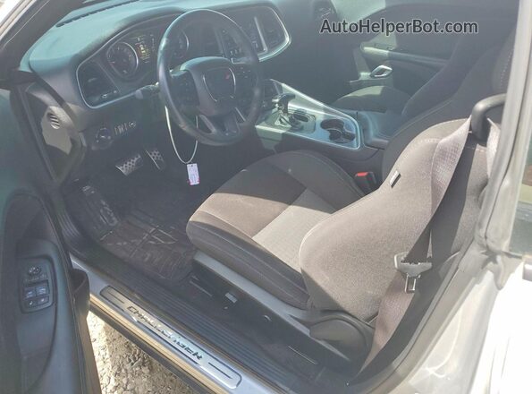 2C3CDZKG2LH178075 2020 DODGE CHALLENGER Gray Widok deski rozdzielczej