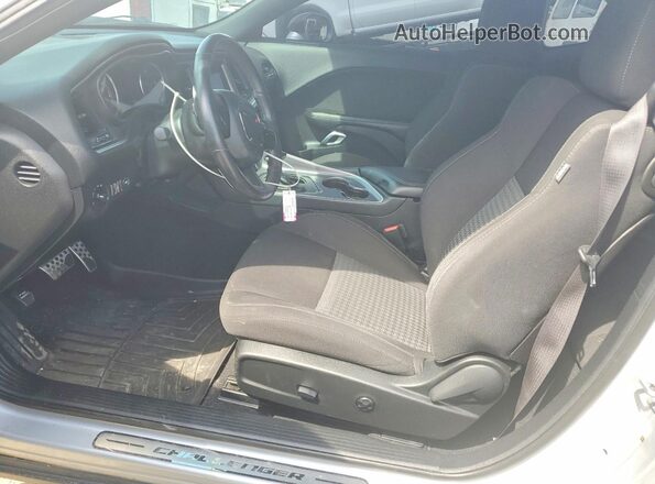 2C3CDZKG2LH178075 2020 DODGE CHALLENGER Gray Widok wnętrza z przodu