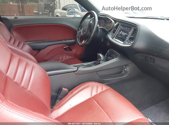 2C3CDZL92LH205792 2020 DODGE CHALLENGER Серебряный Вид салона спереди