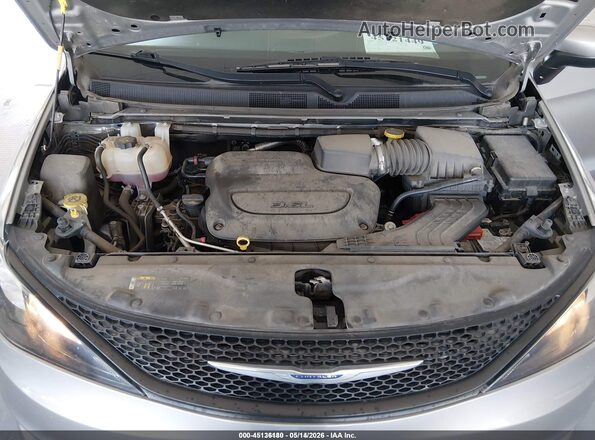 2C4RC1AG8LR249236 2020 CHRYSLER VOYAGER Silver Вид ззаду