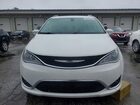 2018 Chrysler Pacifica Touring L White vin: 2C4RC1BG0JR187133