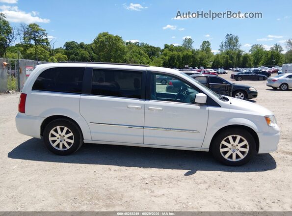 2C4RC1BG1GR268893 2016 CHRYSLER TOWN & COUNTRY Белый Вид задней части салона