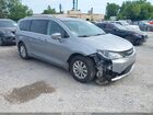 2018 Chrysler Pacifica Touring L Silver vin: 2C4RC1BG1JR112196