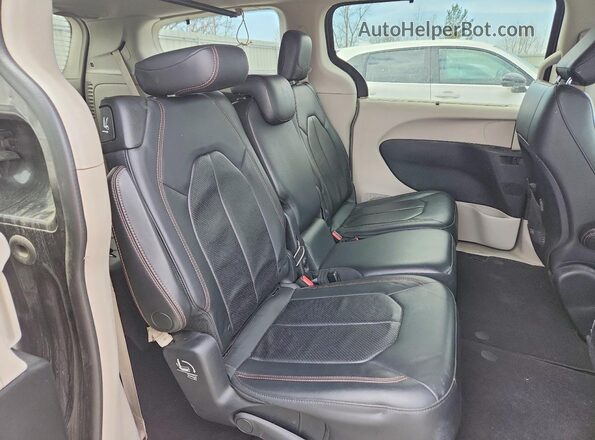 2C4RC1BG1JR124459 2018 CHRYSLER PACIFICA Серый Вид задней части салона