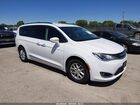 2020 Chrysler Pacifica Touring L White vin: 2C4RC1BG1LR125713