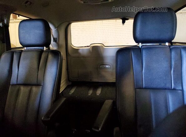 2C4RC1BG2GR207620 2016 CHRYSLER TOWN Gray უკანა სავარძლების ხედი