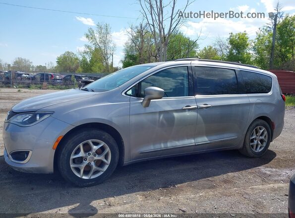 2C4RC1BG2HR743601 2017 CHRYSLER PACIFICA Серебряный Панорамный вид салона 360°