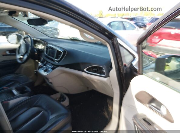 2C4RC1BG2JR124390 2018 CHRYSLER PACIFICA Черный Вид салона спереди