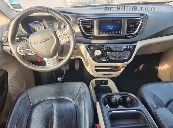 2C4RC1BG2LR125817 2020 CHRYSLER PACIFICA Белый Вид панели приборов
