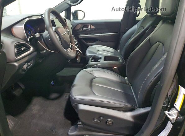2C4RC1BG2TR239686 2026 CHRYSLER PACIFICA Черный Вид салона спереди