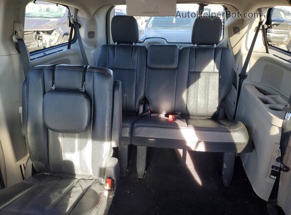 2C4RC1BG3GR128408 2016 CHRYSLER TOWN Silver უკანა სავარძლების ხედი