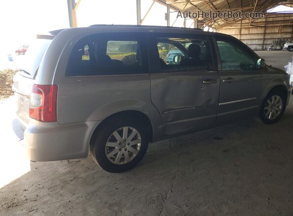 2C4RC1BG5GR229224 2016 CHRYSLER TOWN Серебряный Задняя правая четверть