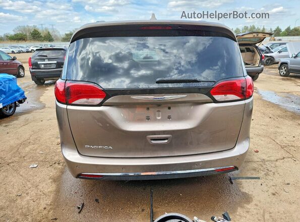 2C4RC1BG5HR684561 2017 CHRYSLER PACIFICA Желто-коричневый Вид сзади
