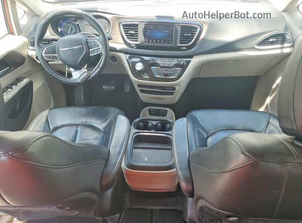 2C4RC1BG5JR237508 2018 CHRYSLER PACIFICA Red Widok deski rozdzielczej