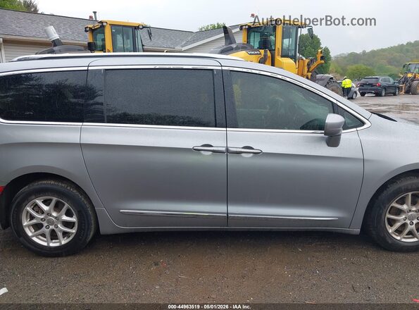 2C4RC1BG5LR269068 2020 CHRYSLER PACIFICA Серебряный Вид задней части салона
