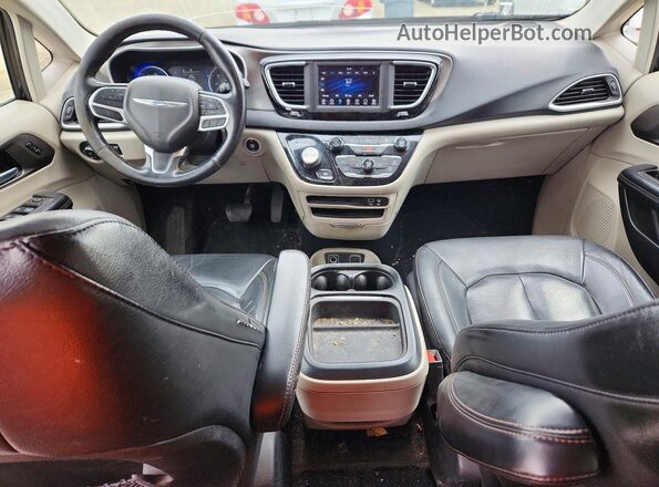 2C4RC1BG6LR268995 2020 CHRYSLER PACIFICA Черный Вид панели приборов