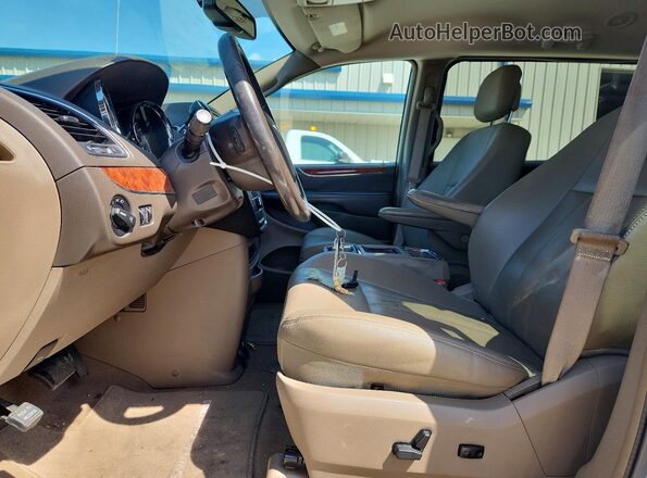 2C4RC1BG7GR298335 2016 CHRYSLER TOWN Белый Вид салона спереди
