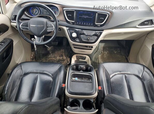 2C4RC1BG7HR506554 2017 CHRYSLER PACIFICA Белый Вид панели приборов