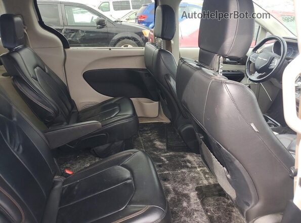 2C4RC1BG7HR506554 2017 CHRYSLER PACIFICA Белый Вид задних сидений