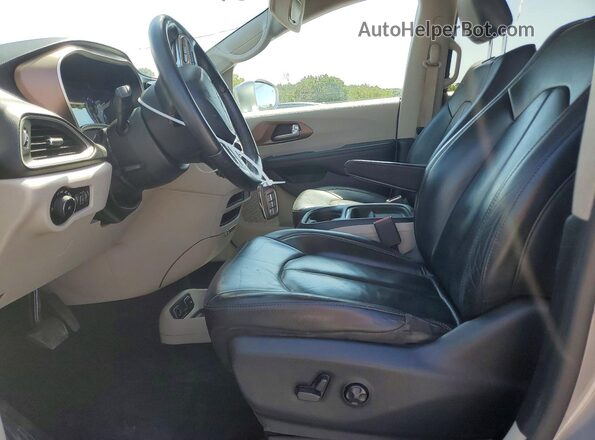 2C4RC1BG7HR794690 2017 CHRYSLER PACIFICA Silver წინა სალონის ხედი
