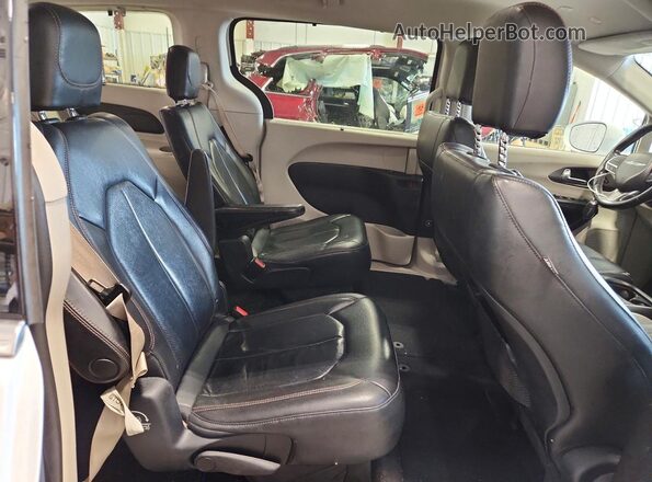 2C4RC1BG7LR271663 2020 CHRYSLER PACIFICA White Vista interior trasera