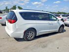 2020 Chrysler Pacifica Touring L White vin: 2C4RC1BG7LR276152