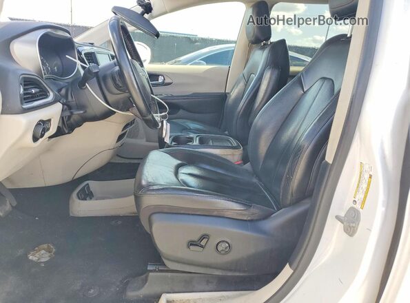 2C4RC1BG7LR276152 2020 CHRYSLER PACIFICA White Vista interior delantera