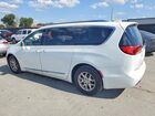 2020 Chrysler Pacifica Touring L White vin: 2C4RC1BG7LR276152