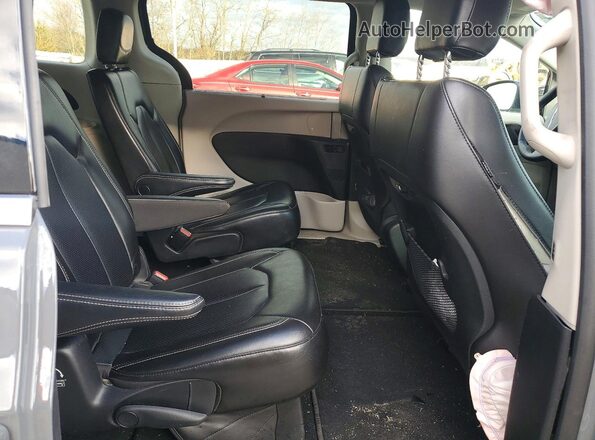 2C4RC1BG7PR557261 2023 CHRYSLER PACIFICA Gray უკანა სალონის ხედი