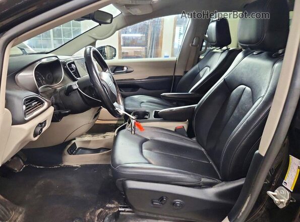 2C4RC1BG7RR154982 2024 CHRYSLER PACIFICA Black Widok wnętrza z przodu