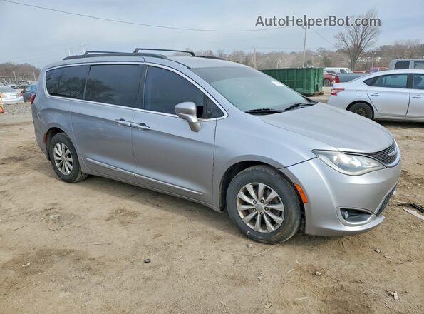2C4RC1BG8HR511889 2017 CHRYSLER PACIFICA Silver Przód prawy