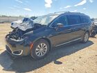 2017 Chrysler Pacifica Touring L Black vin: 2C4RC1BG8HR526618